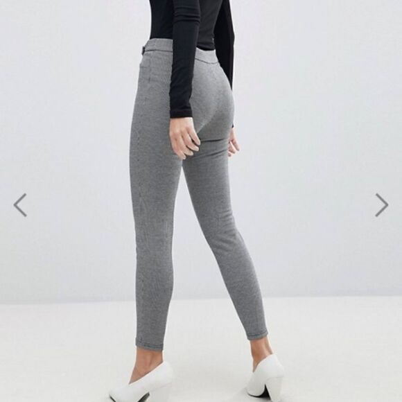 Stradivarius Checkered Print Trousers - Picture 2 of 8